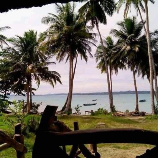Masokut Surf Camp Siberut酒店 外观 照片