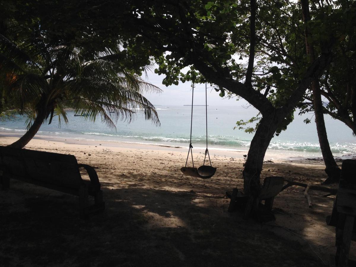 Masokut Surf Camp Siberut酒店 外观 照片