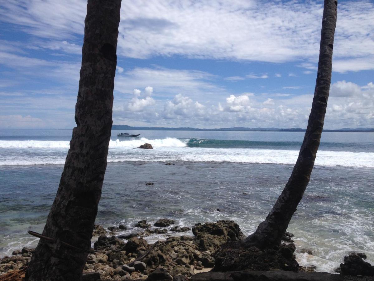 Masokut Surf Camp Siberut酒店 外观 照片