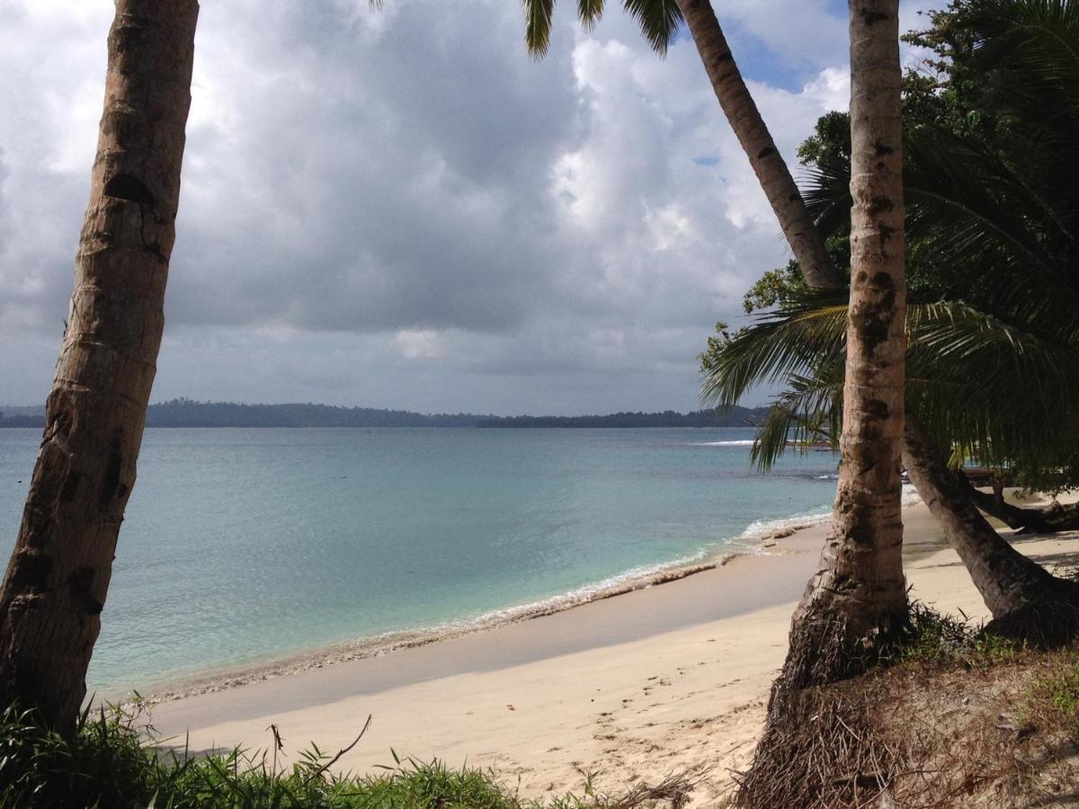 Masokut Surf Camp Siberut酒店 外观 照片