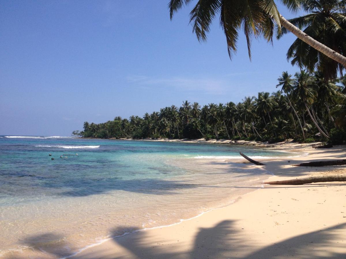 Masokut Surf Camp Siberut酒店 外观 照片